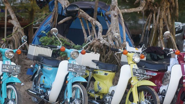 Honda C70 'Si Pitung'bersaudara di Pantai Watu Kodok, Gunung Kidul