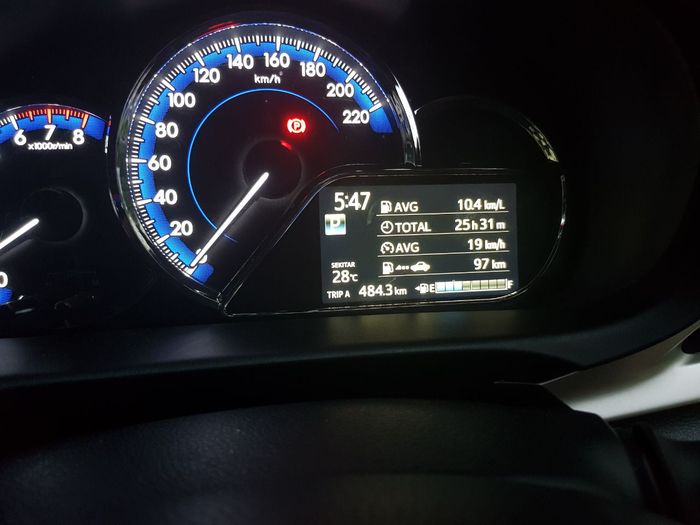 Salah satu informasi yang bisa ditampilkan pada layar MID Toyota Yaris 2018 TRD Sportivo