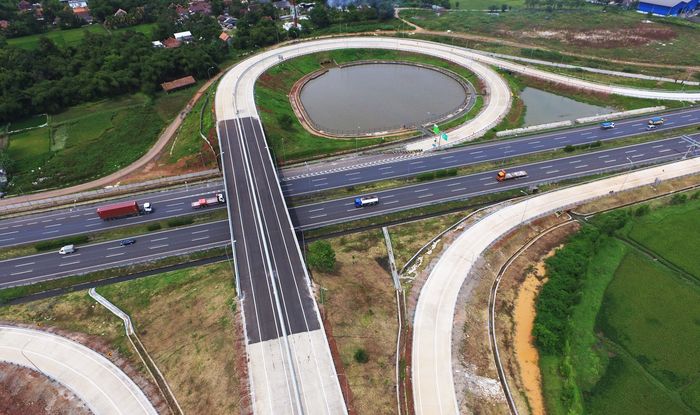 Simpang Susun Cikande yang baru saja diresmikan