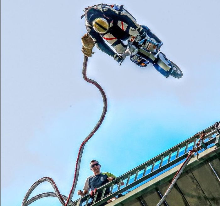 Bungee Jumping Vespa