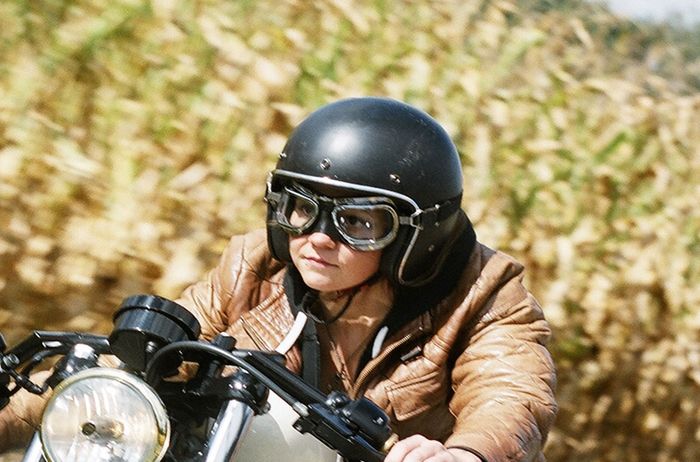 Ilustrasi kaca mata riding