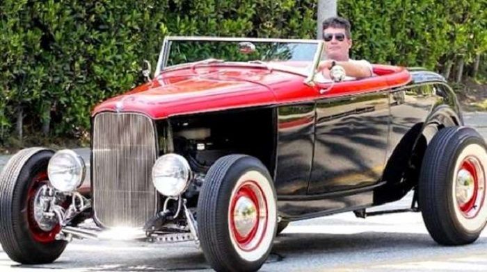 Simon Cowell dengan  For Hot Rod Model B miliknya