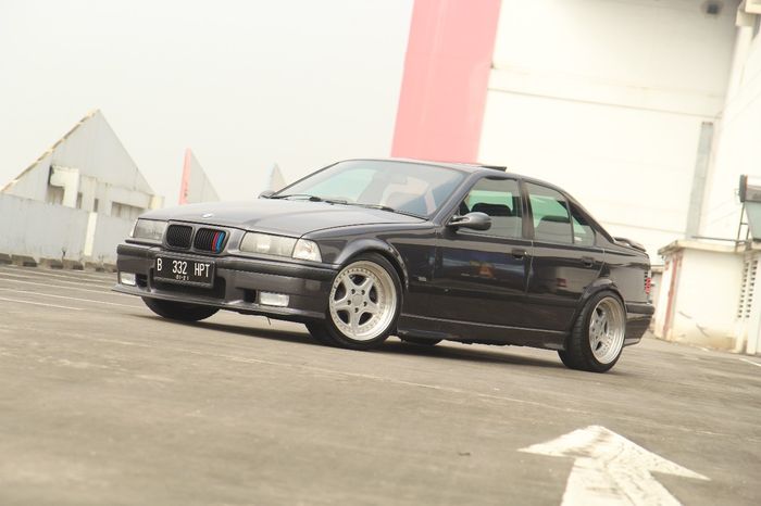 BMW 323i E36 1996, Penasaran Sedan 4 Pintu Yang Kencang