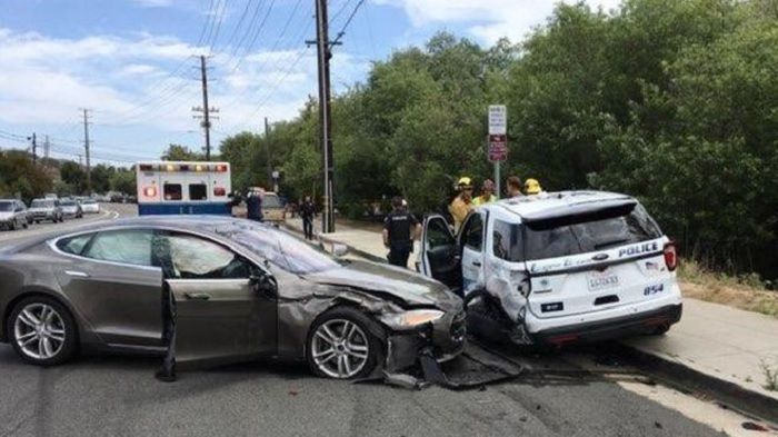 Tesla Hit Police Car in California