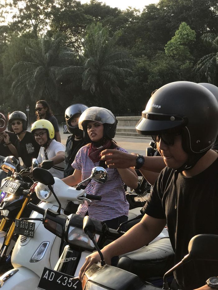 Asyiknya ngabuburit keliling Kota Solo di acara 'Gegujengan Ride'