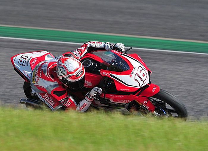 Mario SA, langsung ngacir meski baru pertama balap sport 250 cc di Suzuka