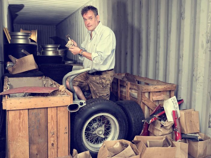 Penampakan di dalam kontainer yang berisi onderdil