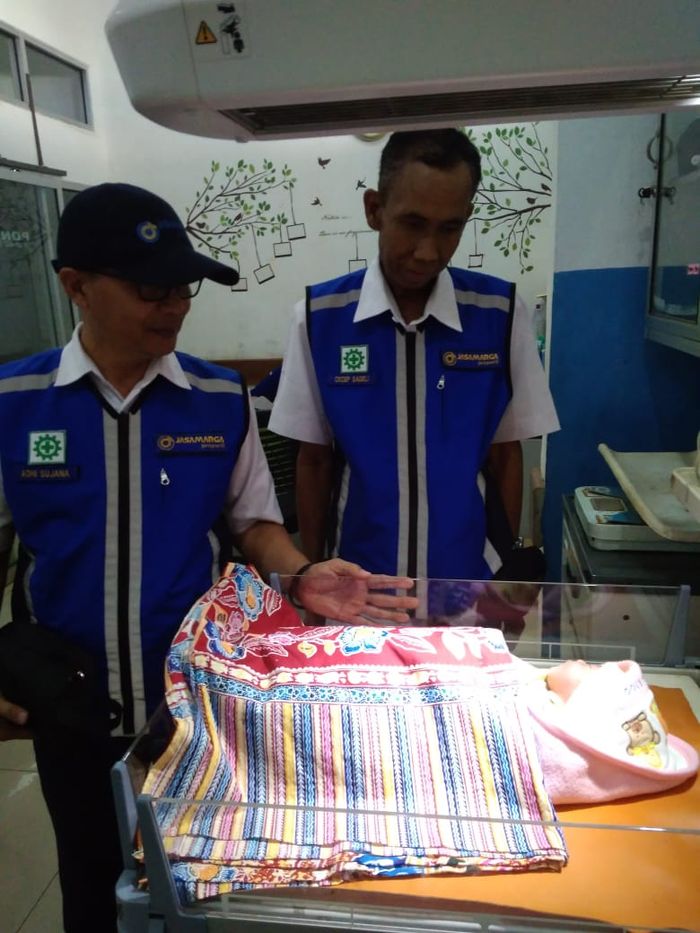 Jasa marga turut andil membantu wanita melahirkan di rest area tol Purbaleunyi