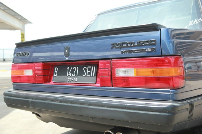 Garnis belakang aksesori OEM Volvo, langka