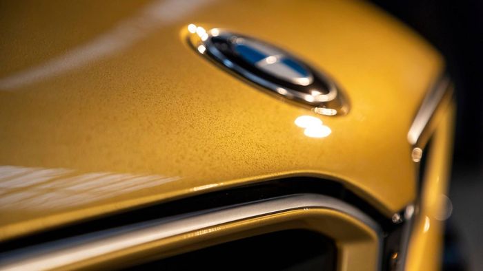 BMW i3 dan i8 Starlight Edition menggunakan emas 24 karat
