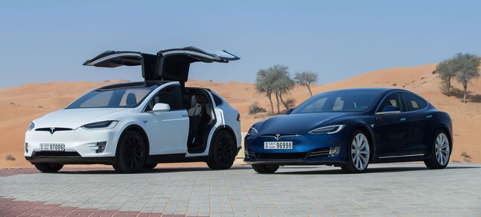 Tesla Model S dan X