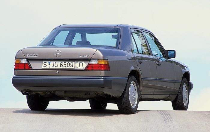 Mercedes-Benz W124 (1984-1996)