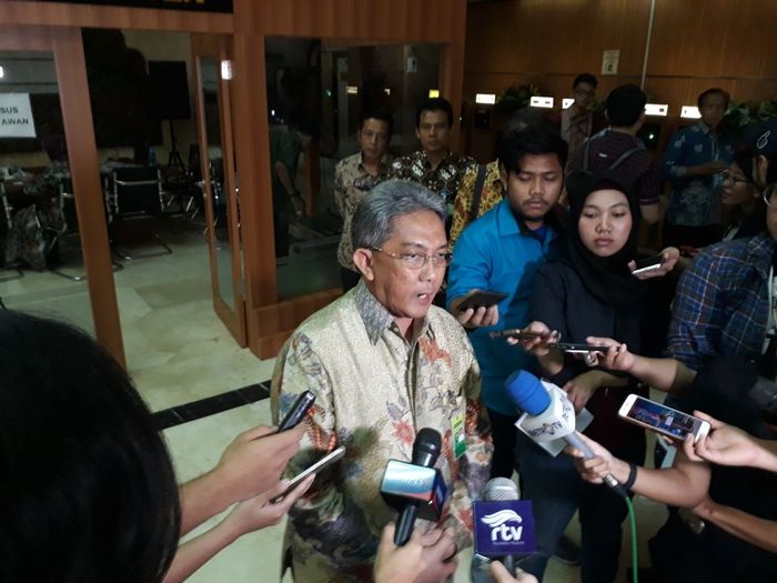 Menanam bakau jadi pengalaman berharga buat tim MAXI YAMAHA Tour de Indonesia