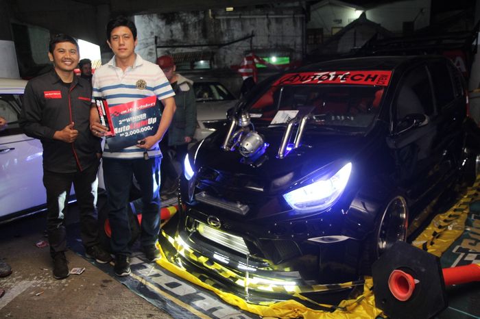 Runner Up AutoLightUp di kelas 1eighty, Daihatsu Sirion milik Novy