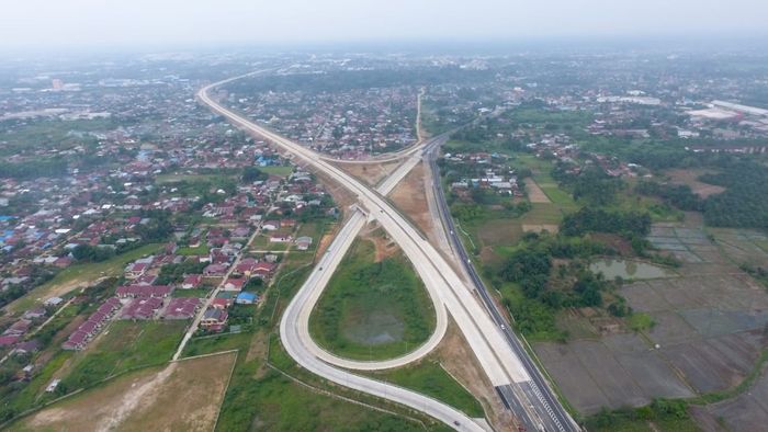 Pemandangan udara jalan tol Medan-Kualanamu-Tebingtinggi.