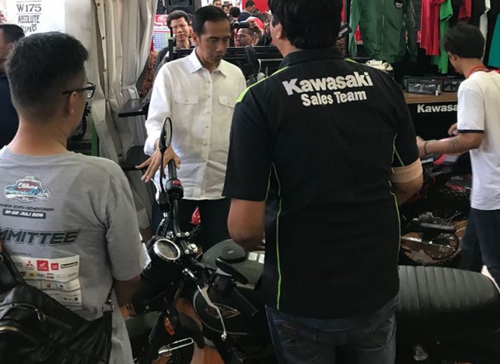 Presiden Joko Widodo Tertarik Kawasaki W175