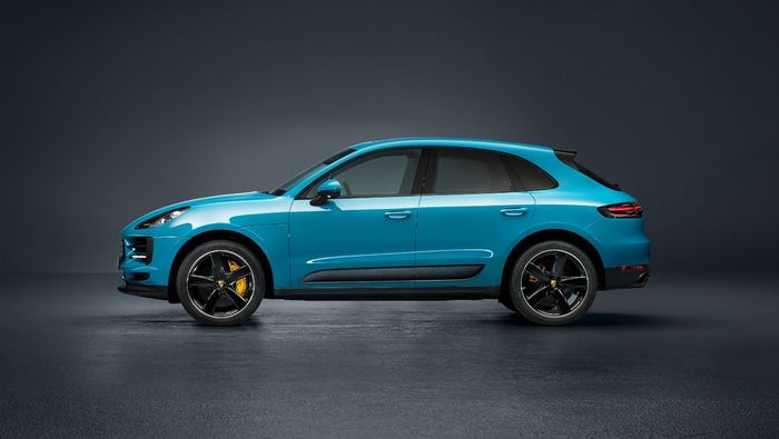 Tampak samping Porsche Macan 2019
