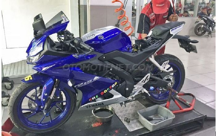 Yamaha R15 V3