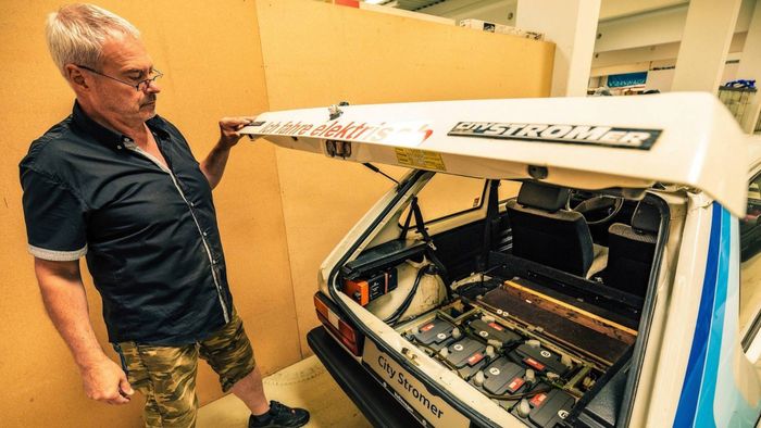 VW elektrik yang dimiliki Juza