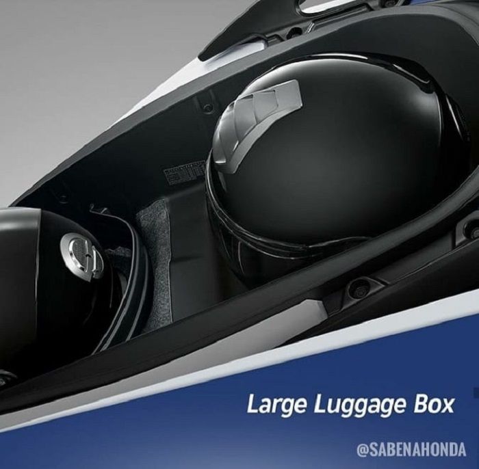 Bagasi motor yang mampu menampung 2 helm 