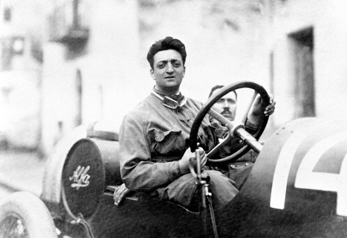 Enzo Ferrari, penemu Ferrari yang ditemui Hirotoshi Honda