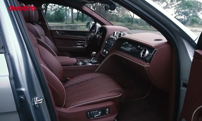 Interior Bentley Bentayga V8, hadir dengan warna 'cricket ball' yang unik