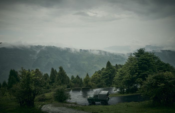 Jalanan pegunungan yang biasa dilewati mobil-mobil Land Rover