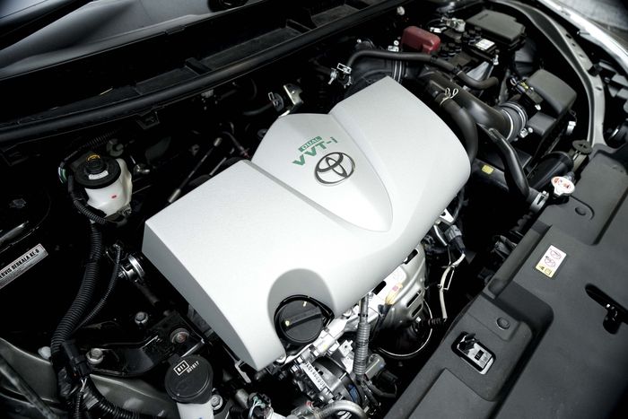 Teknologi lain yang bisa mendukung efisiensi bahan bakar di Toyota adalah teknologi Dual VVT-i dan transmisi CVT (Continuously Variable Transmission)