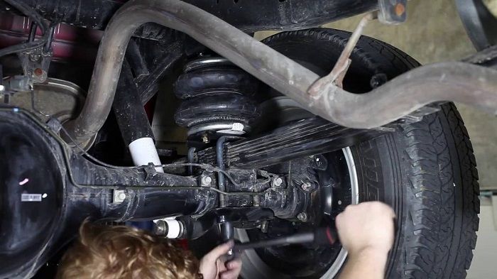 Shockbreaker Mitsubishi Triton