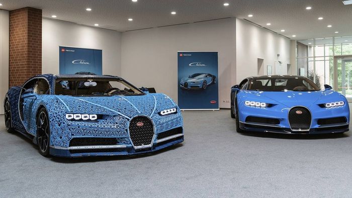 Perbandingan ukuran Lego dan ukuran asli Bugatti Chiron