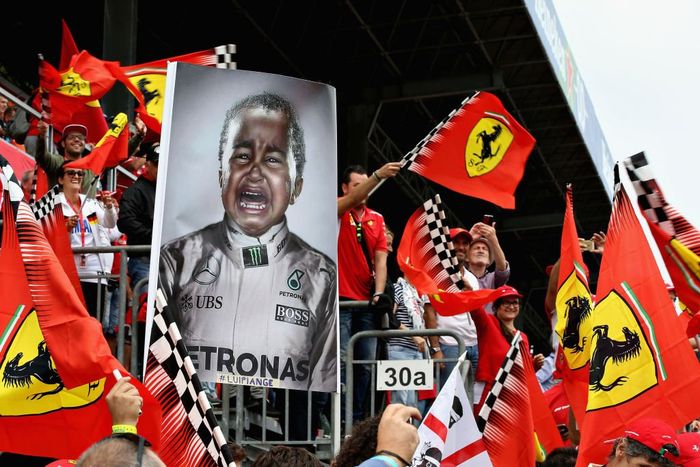 Begini kelakuan tifosi Ferrari di sirkuit Monza saat menyaksikan GP F1 italia