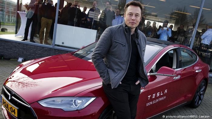 Elon Musk pimpinan produsen mobil Tesla