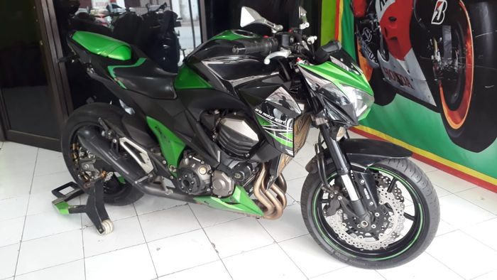 Kawasaki Z800 yang dijual Aris Motor Sport di Bekasi Utara