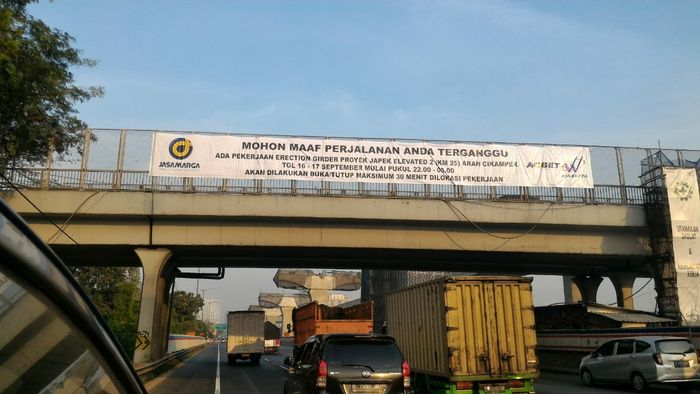 Jasa Marga akan melakukan pengangkatan erection steel box girder dan pekerjaan rigid untuk jalan lay