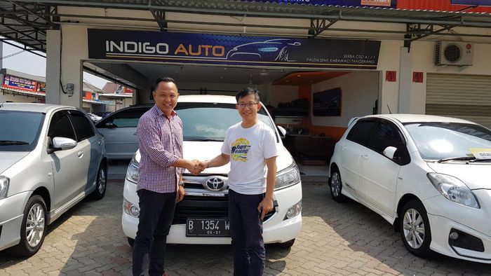 Yudy Budiman, pemilik Indigo Auto dengan customernya