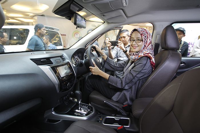 Warga Bandung dapat langsung mencoba New Nissan Terra