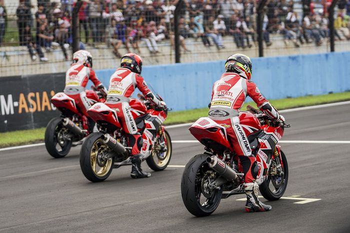 Pole position, Mario Suryo Aji start terdepan, sayang kurang beuntung di race.