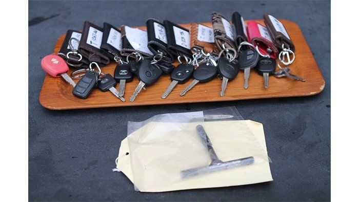 Kunci mobil yang jadi barang bukti ikut diamankan