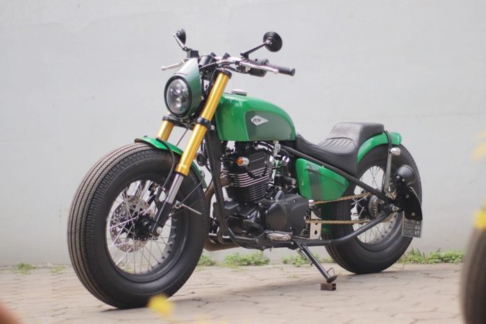 Kawasaki W175 Bobber Jokowi Katros Garage