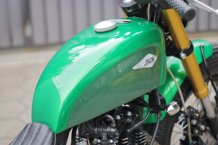 Kawasaki W175 Bobber Jokowi Katros Garage