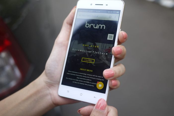 Konsumen dapat memesan jasa Brum lewat website