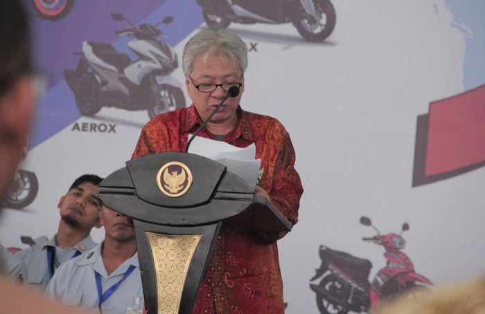 Dyonisius Beti, Executive Vice President PT YIMM Dyonisius Beti saat menyampaikan sambutannya di seremoni 1,5 juta ekspor Yamaha Indonesia
