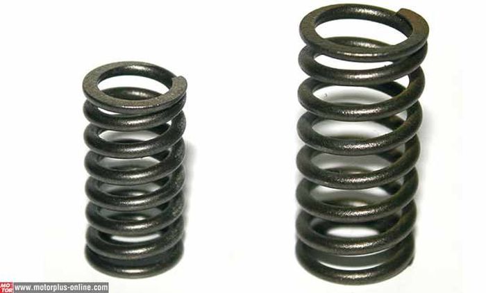 Trik Ganjal Per Bisa Diaplikasi Motor Harian Dengan Foot Step Racing