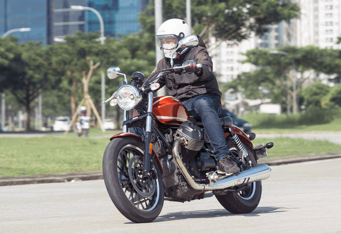 Moto Guzzi v9 Roamer