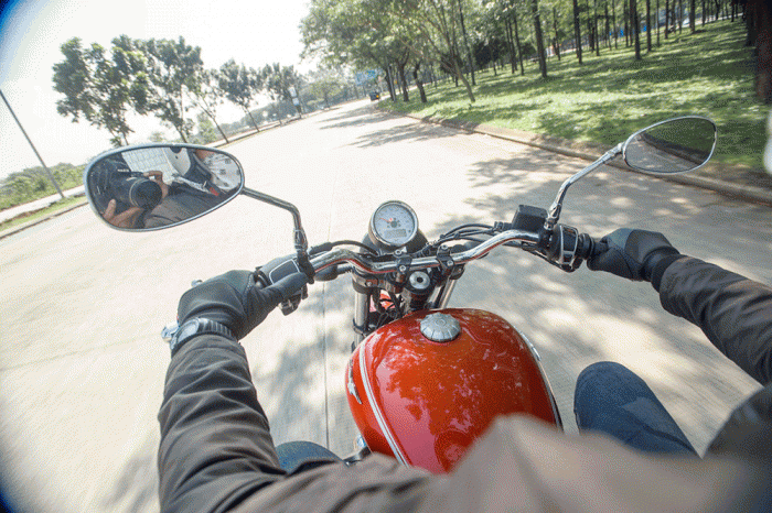 Test Ride Moto Guzzi V9 Roamer