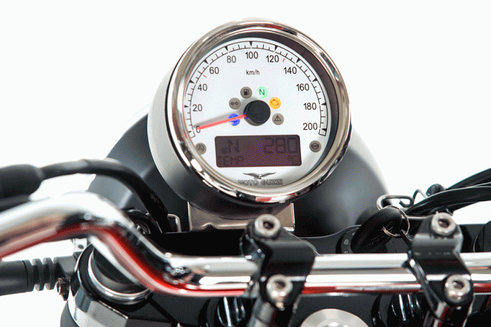 Test Ride Moto Guzzi V9 Roamer