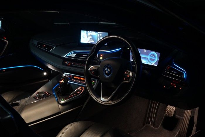 Sports car dengan bentuk, teknologi dan rasa paling futuristik yang bisa diperoleh di Indonesia dengan harga paling &lsquo;terjangkau&rsquo; sekarang juga