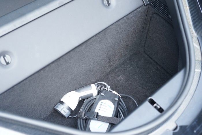 Sports car dengan bentuk, teknologi dan rasa paling futuristik yang bisa diperoleh di Indonesia dengan harga paling &lsquo;terjangkau&rsquo; sekarang juga