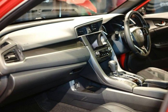 Untuk beberapa, sulit membedakan Honda Civic Hatchback Turbo dan sedannya. Cek setiap perbedaan berikut ini agar lebih familiar dengan keduanya