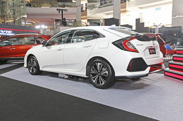 First Impression Honda Civic Hatchback Turbo Sexier, Sportier, Yet Cheaper